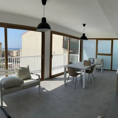 - Via Del Laghetto Apartment