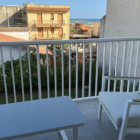 - Via Del Laghetto Apartment *